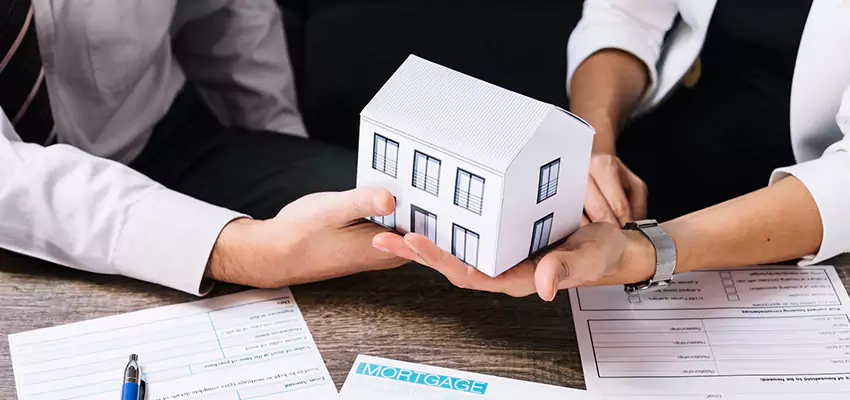 How We Determine Your Sell House for Cash Offer in Massapequa Park, New York?