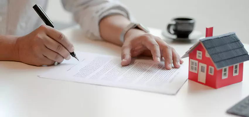 How We Calculate Your Sell House in Foreclosure Offer in Massapequa Park, New York?